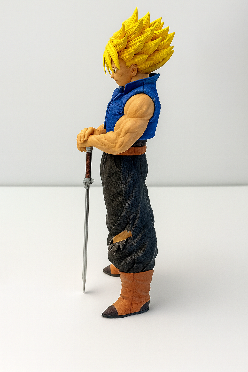 Figura Trunks (Future Trunks) - Dragon Ball Z